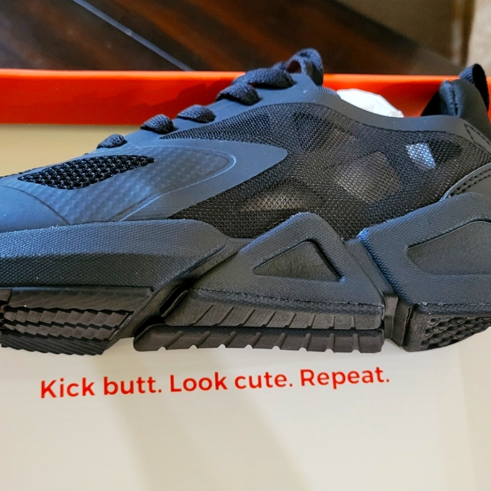 Fabletics venice performance sneaker